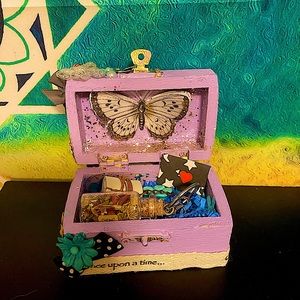 Protection keychain with trinket box